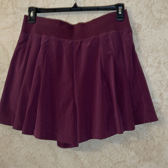 Stylus Women Short Size (Waist 32” Inseam 4”) - Picture 3 of 6